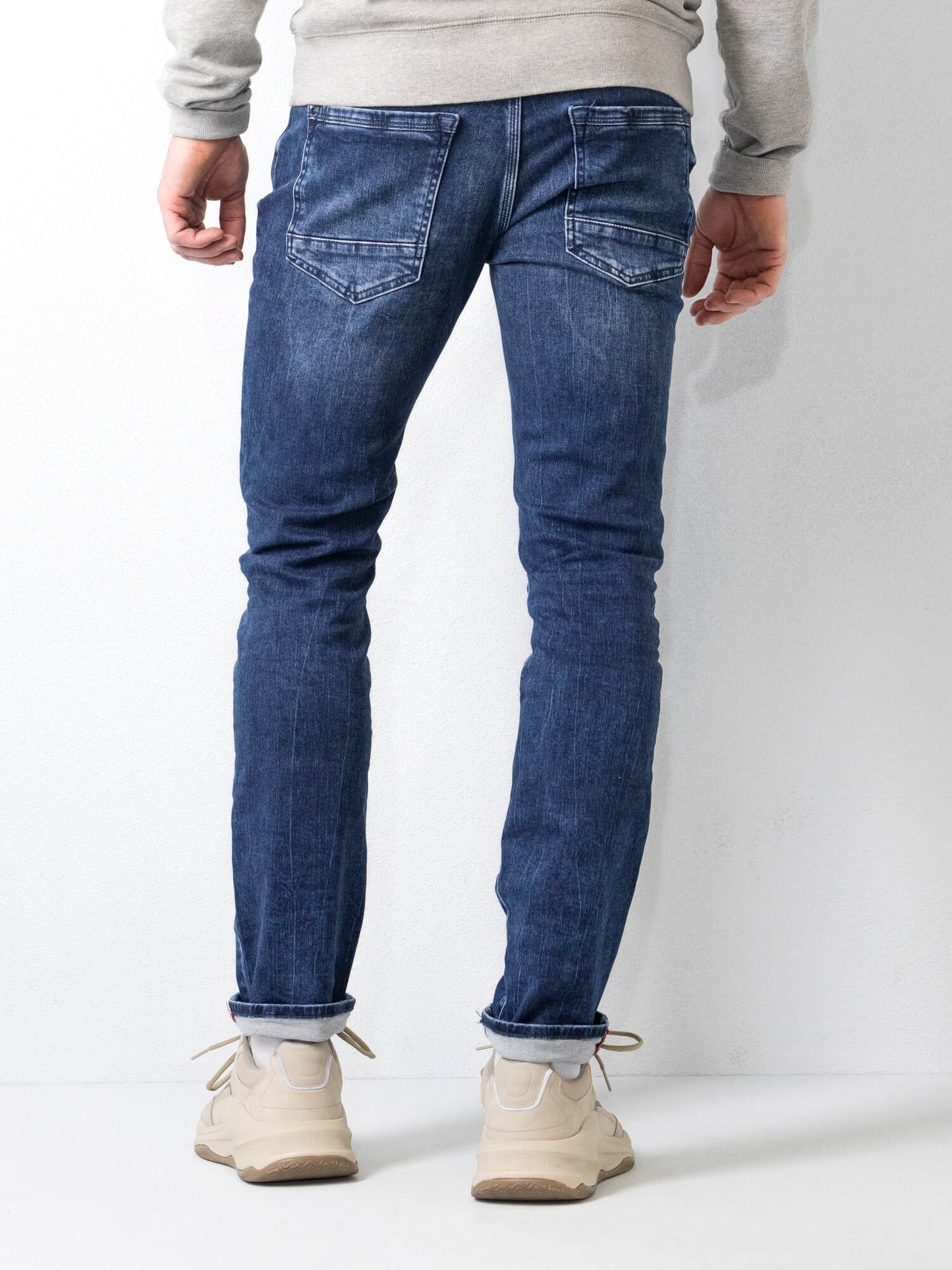 Męskie Jeansy Slim Fit z Klasycznym Układem Pięciu Kieszeni